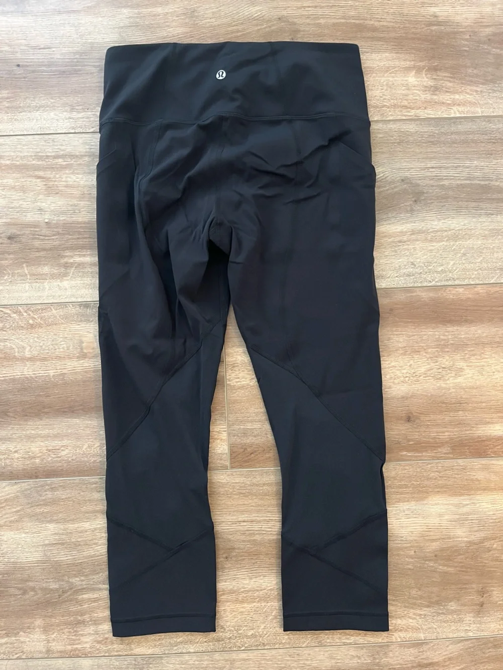 lululemon athletica mesh pockets